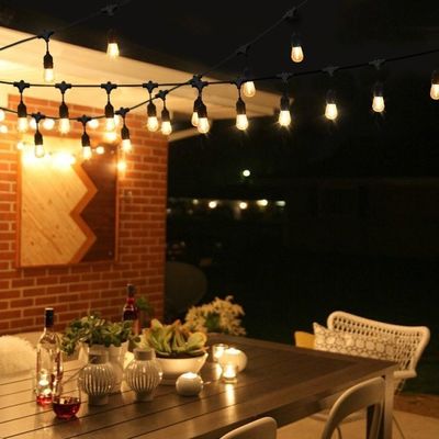 Verander uw huis in een winterwonderland met goederen Cafe zonne-strenglampen